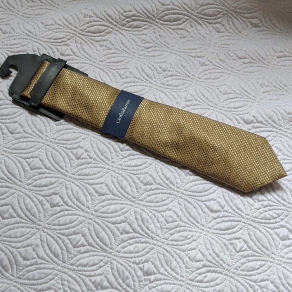 Gold tie NWT